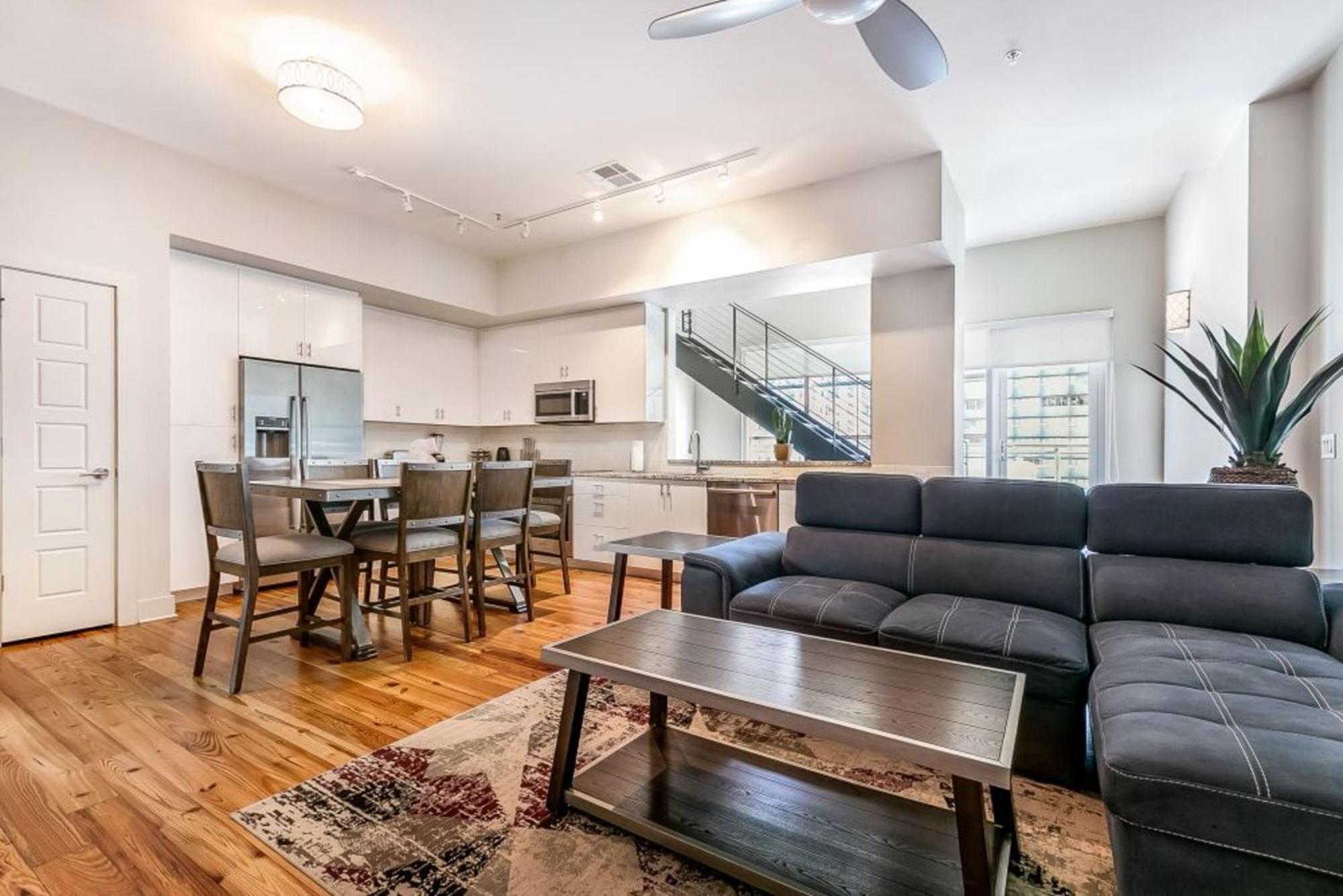 Upscale Condos And Penthouses Close To Canal And Bourbon St Новый Орлеан Экстерьер фото