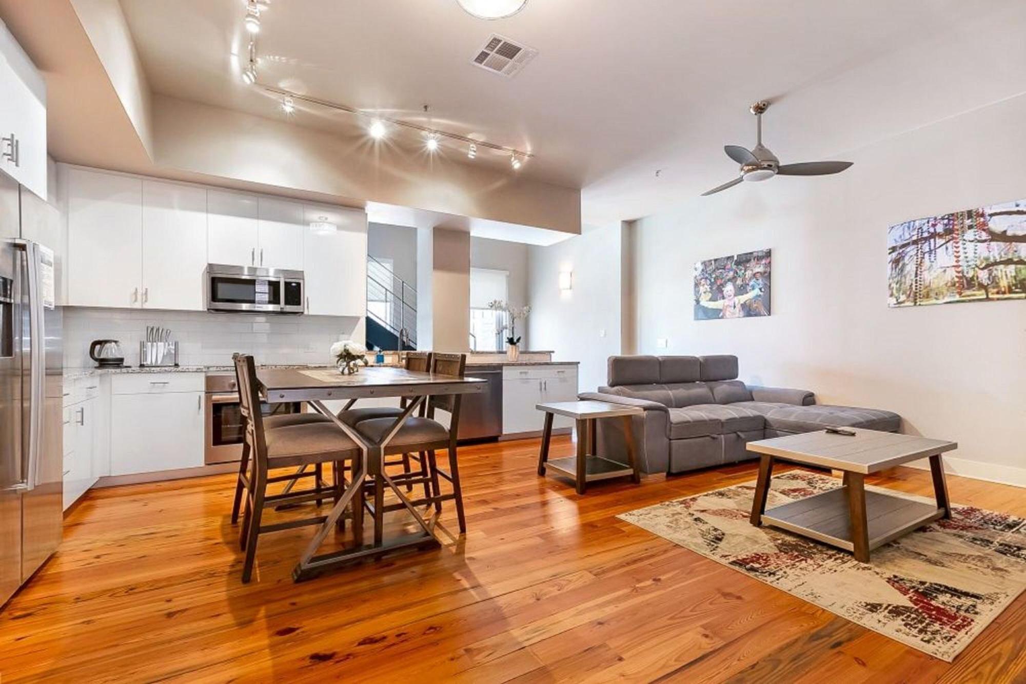 Upscale Condos And Penthouses Close To Canal And Bourbon St Новый Орлеан Экстерьер фото