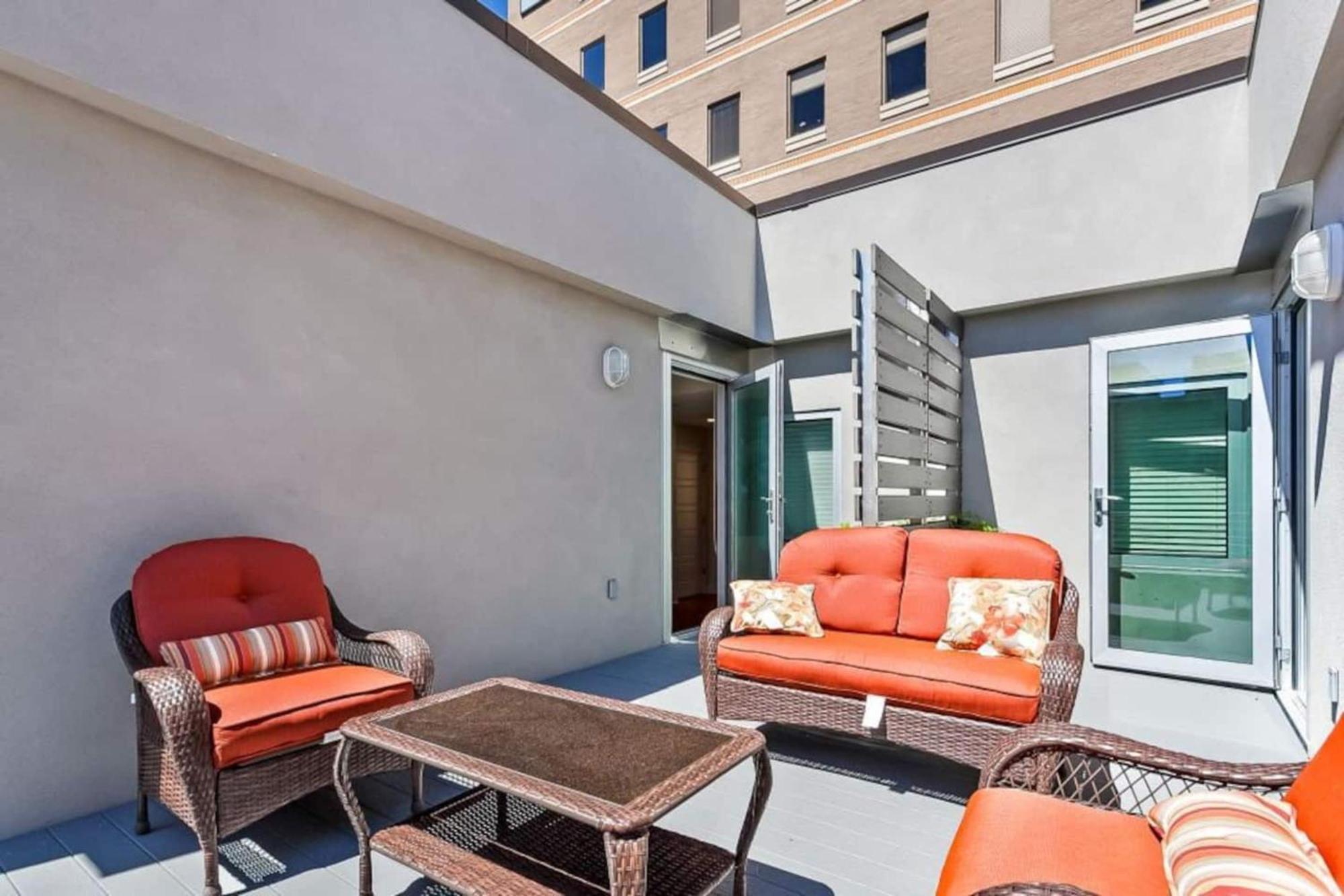 Upscale Condos And Penthouses Close To Canal And Bourbon St Новый Орлеан Экстерьер фото